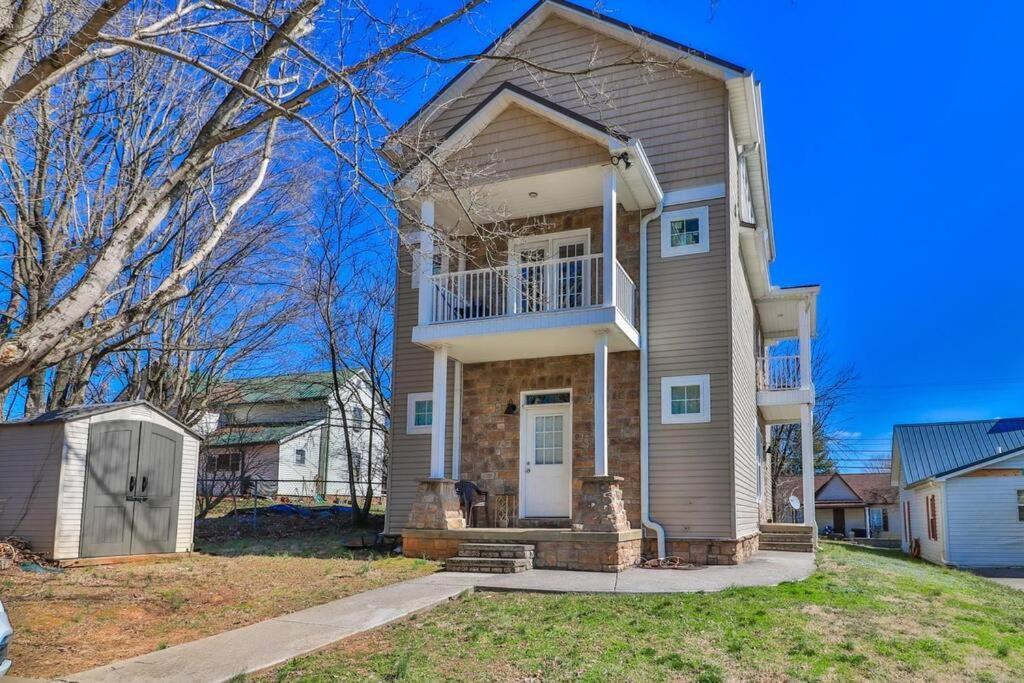 Skinny Big House In Jefferson City Zewnętrze zdjęcie