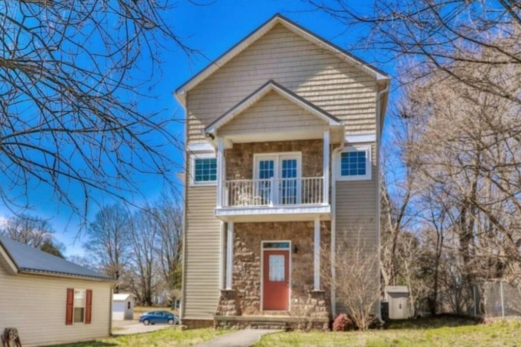 Skinny Big House In Jefferson City Zewnętrze zdjęcie
