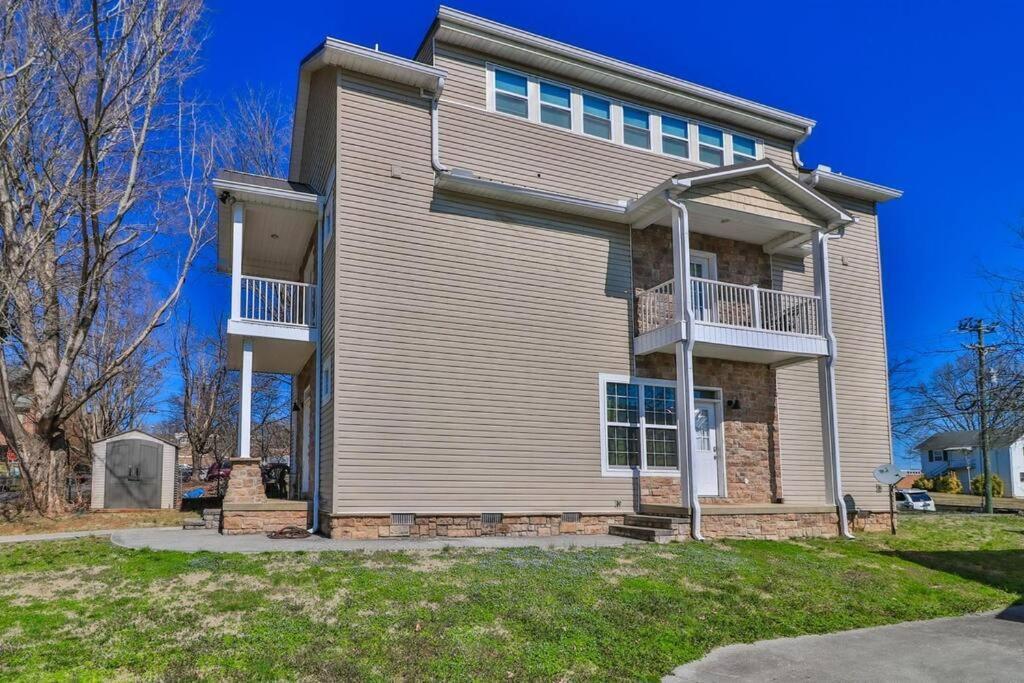 Skinny Big House In Jefferson City Zewnętrze zdjęcie